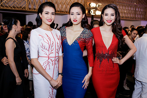 Linh Nga mặc áo dài gấm lung linh khoe sắc - 13
