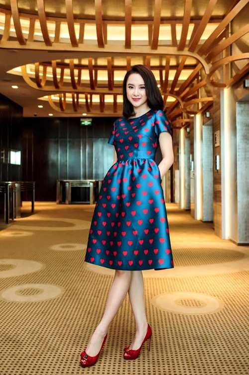 Angela Phương Trinh đốn tim fan với họa tiết trái tim - 5