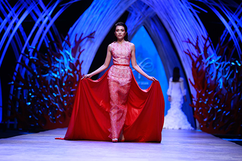 Những nét thú vị và hụt hẫng trong đêm thứ 2 VIFW 2015 - 13
