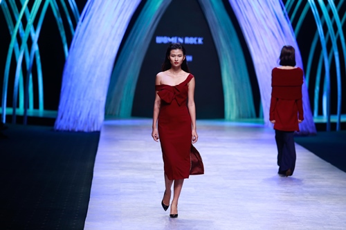 Câu chuyện cổ tích của hai 2 "ái nữ" trong đêm thứ 4 VIFW 2015 - 15