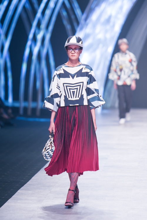 Câu chuyện cổ tích của hai 2 "ái nữ" trong đêm thứ 4 VIFW 2015 - 4