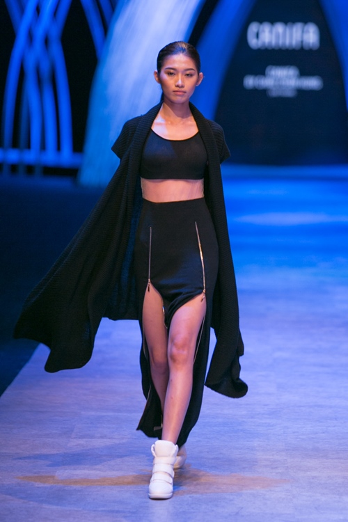 Hai NTK nam "khuấy đảo" sàn diễn ở đêm thứ 2 VIFW - 15