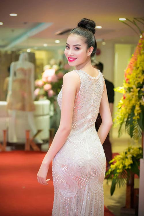 Cơ thể đạt mọi tiêu chuẩn hot nhất 2015 của Phạm Hương - 3