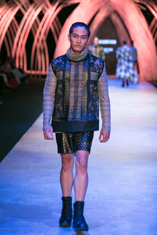 Hai chàng trai thiên tài gây "nhốn nháo" trong ngày 3 VIFW - 8