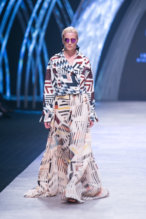 Câu chuyện cổ tích của hai 2 "ái nữ" trong đêm thứ 4 VIFW 2015 - 10