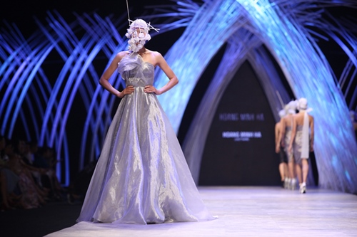 Những nét thú vị và hụt hẫng trong đêm thứ 2 VIFW 2015 - 3