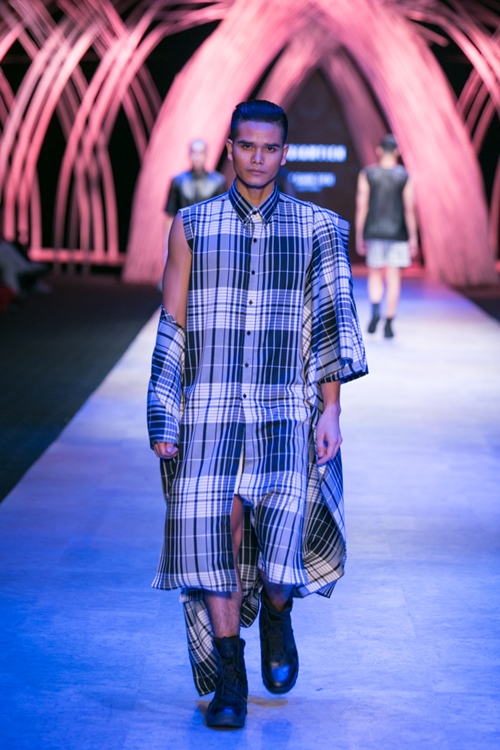 Hai chàng trai thiên tài gây "nhốn nháo" trong ngày 3 VIFW - 6