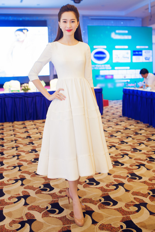 Gam màu tôn da nịnh dáng của 5 hoa hậu Việt hot nhất - 9