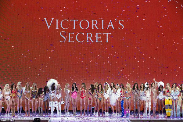 Victoria's Secret Show 2015 gây hụt hẫng vì mờ nhạt - 13