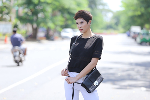 Phương Mai khoe street style đa dạng trong nắng Sài Gòn - 12