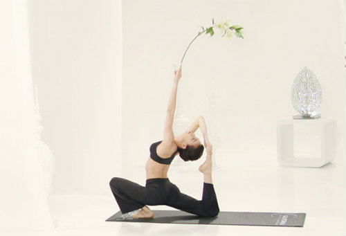 Ngắm đường cong hoàn hảo của những người đẹp Việt “nghiện” Yoga - 9