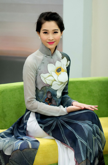 kieu hoa tiet ao dai hoa hau viet nao cung phai co - 10