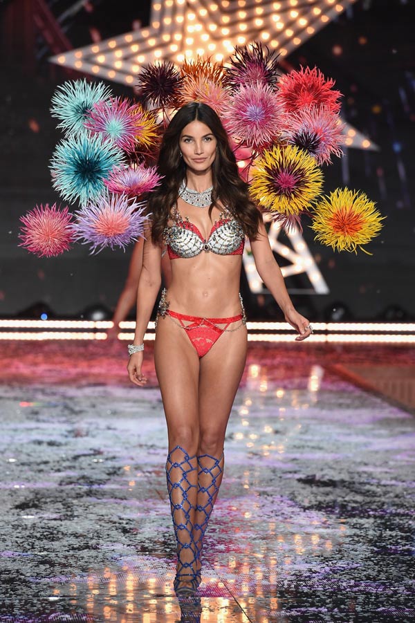 Thưởng thức trọn vẹn Victoria's Secret Show 2015 - 11