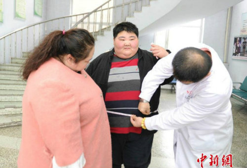 Cặp đôi béo phì nỗ lực giảm cân để có con - 2