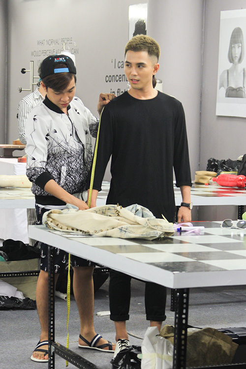 project runway tap 3: "hot girl" hai yen bi loai vi gay that vong - 3