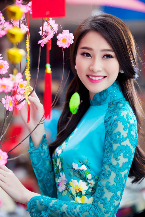 6 kieu toc ket hop ao dai dep nhat cua sao viet - 11