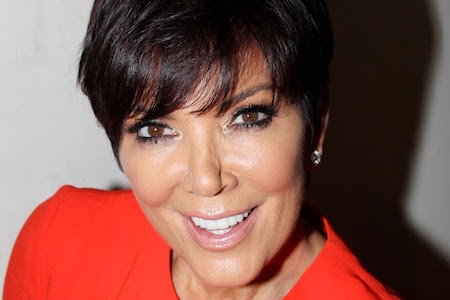 Kris Jenner chắc chắn là một trong những bà mẹ bị ghét nhất tại Hollywood. Thường xuyên lợi dụng các con của mình để kiếm tiền và nổi tiếng, thứ duy nhất mà Kris Jenner truyền lại cho các con, trong đó phải kể đến cô Kim “siêu vòng 3”, lại chính là khả năng tạo scandal một cách vô cùng xuất sắc.