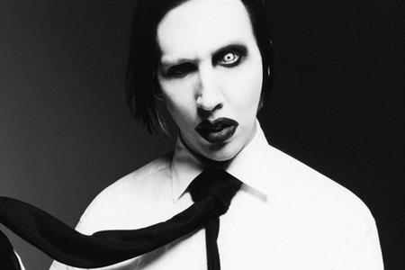 Nam ca sĩ Marilyn Manson vừa lên tiếng bênh vực Johnny Depp