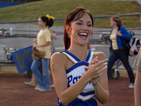 Nữ diễn viên Minka Kelly cũng có một màn hóa thân xuất sắc thành cô nữ sinh Lyla Garrity trong bộ phim “Friday night lights”