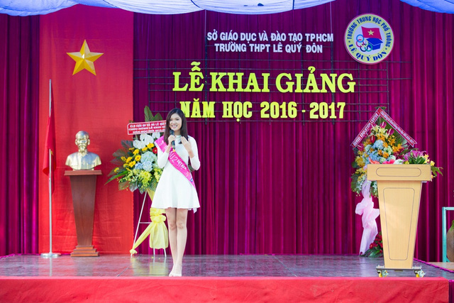 Cô cho biết, tuy rời xa trường hơn hai năm, nhưng từng nghi thức, từng lời chỉ dẫn của các thầy cô vẫn còn đọng lại như in trong đầu của Thùy Dung. Bên cạnh đó, Thùy Dung có đôi lời phát biểu tri ân đến nhà trường nhân dịp trở lại này. Cô cho biết bản thân vô cùng tự hào khi được học tập tại ngồi trường Lê Quý Đôn với nhiều tình cảm, kỷ niệm với thầy cô, bạn bè.