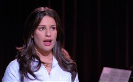 Cô học sinh cấp ba Rachel Berry trong “Glee” trông có vẻ hơi già dặn…