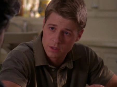 Benjamin McKenzie từng nổi đình nổi đám với vai diễn cậu học sinh trong phim “The O.C”