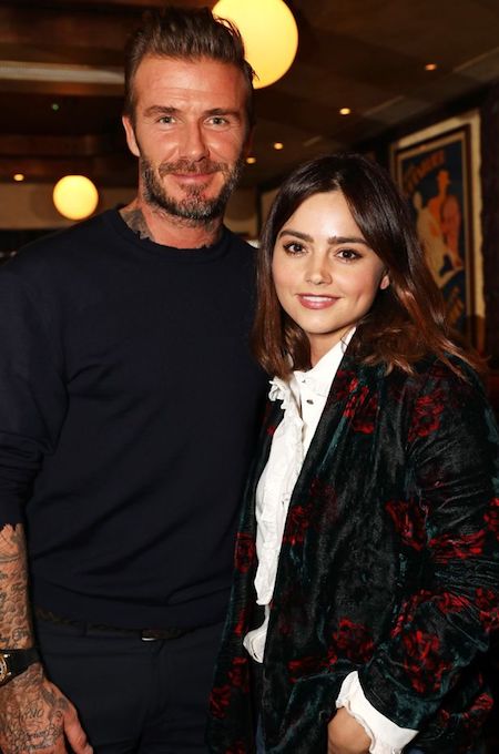 David Beckham vui vẻ chụp hình cùng các sao nữ như Jenna Coleman…