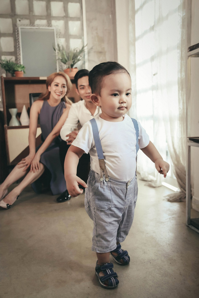 Trong cuộc sống gia đình của Khánh Thi, con trai Kubi là một phần thưởng rất đáng giá là sợi dây kết nối gia đình cũng như minh chứng cho tình yêu đẹp.