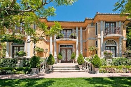 Dinh thự của Charlie Sheen được rao bán với mức giá 9 triệu đô la Mỹ