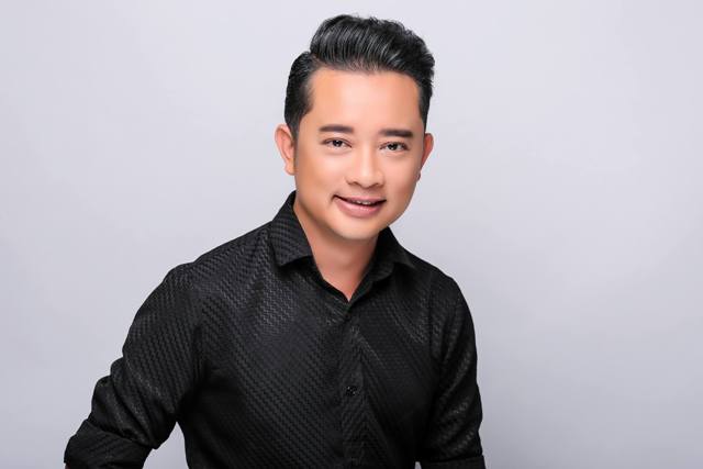 Đạo diễn Nguyễn Quý Khang cho rằng việc gì cũng có 2 mặt, việc công ty quản người mẫu đòi hỏi quyền lợi từ gà của mình đào tạo là điều hợp lý