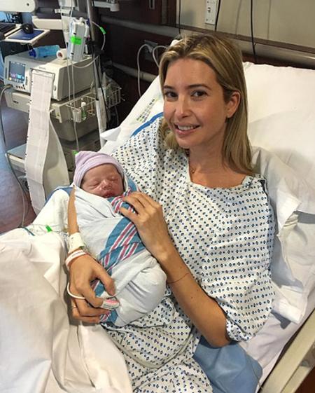 Ivanka Trump vừa sinh hạ người con thứ ba vào hôm 27/3 năm nay và ngay sau khi hồi phục sức khỏe, thiên kim tiểu thư nhà Trump đã tích cực tham gia ủng hộ người bố Donald Trump trong chiến dịch chạy đua vào Nhà Trắng.