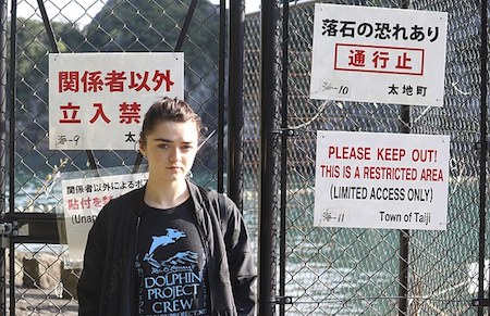 Nữ diễn viên tuổi teen đau xót trước thực trạng săn bắt cá heo