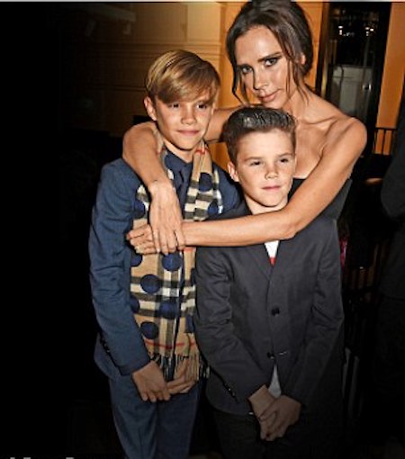 Victoria Beckham bị chỉ trích là bà mẹ thực dụng