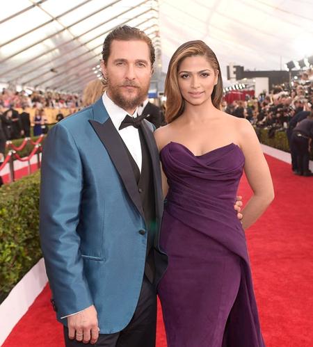 Matthew McConaughey lớn hơn Camila Alves tới 13 tuổi nhưng nam tài tử lại khiến khá nhiều người bất ngờ khi tiết lộ chính bà xã Camila mới là người thúc giục chuyện kết hôn