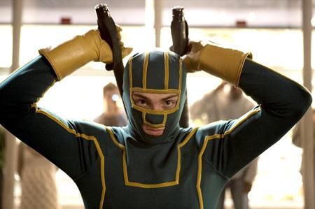 Sau khi tỏa sáng với vai diễn người hùng trong hai phần phim “Kick-ass”, Aaron Taylor-Johnson tiếp tục cho thấy cái duyên của mình với dòng phim siêu anh hùng khi thể hiện vai Quicksilver trong “Avengers 2”.