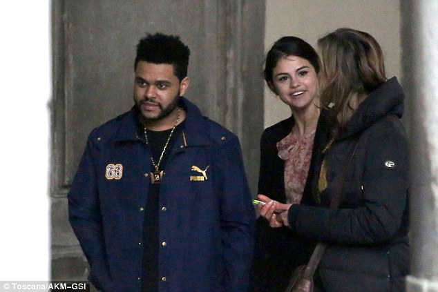 The Weeknd mới chia tay bạn gái - siêu mẫu Bella Hadid hồi tháng 11 năm ngoái