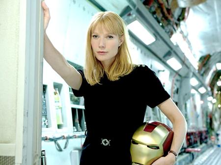 Vào vai cô bạn gái Pepper Potts của Người Sắt, Gwyneth Paltrow cũng đã có cơ hội xuất hiện trong ba phần phim “Iron man” và trong siêu dự án “The Avengers” hồi năm 2012.