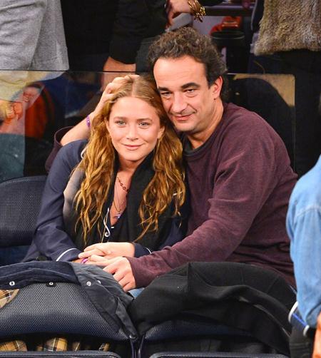 Hồi năm 2015, Mary-Kate Olsen đã khiến cả Hollywood xôn xao khi kết hôn với Olivier Sarkozy, người hơn cô tới 17 tuổi