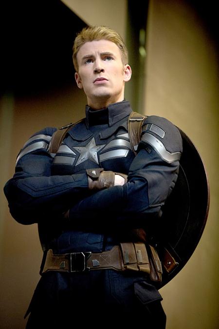 Sau khi thủ vai Steve Rogers/Captain America trong “Captain America: The first avenger”, danh tiếng của Chris Evans đã “nổi như cồn”. Ngoài việc tham gia ba phần phim riêng về Captain America, Chris Evans còn góp mặt trong siêu dự án “The Avengers” và đóng vai khách mời trong “Thor: The dark world”.