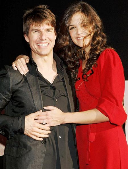 Hồi năm 2005, Tom Cruise từng gây xôn xao Hollywood khi dành tặng Katie Holmes một chiếc nhẫn cầu hôn có giá tới 275.000 đô la Mỹ