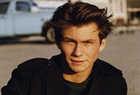 Christian Slater từng sở hữu một gương mặt “búng ra sữa” khi tham gia bộ phim “True romance”