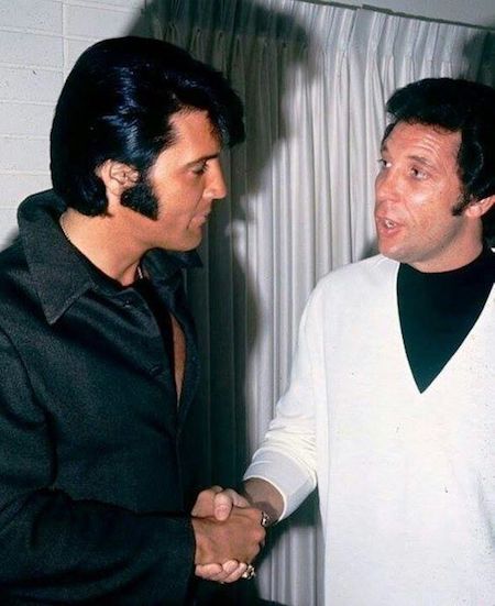 Elvis Presley và Sir Tom Jones từng có một tình bạn gắn bó