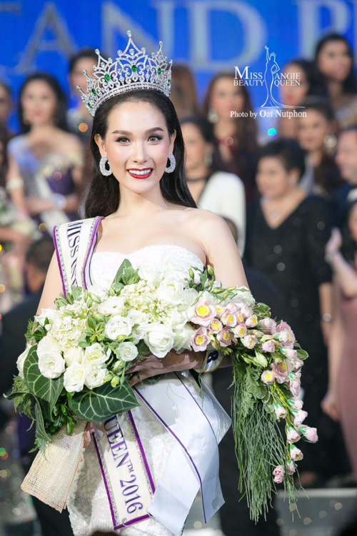 Jiratchaya Sirimongkolnawin là người đẹp thứ tư của Thái Lan giành danh hiệu này.