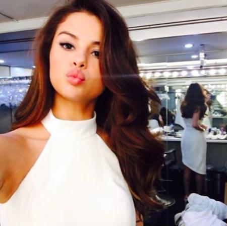 Selena bị “săm soi” hết cỡ trên mạng xã hội